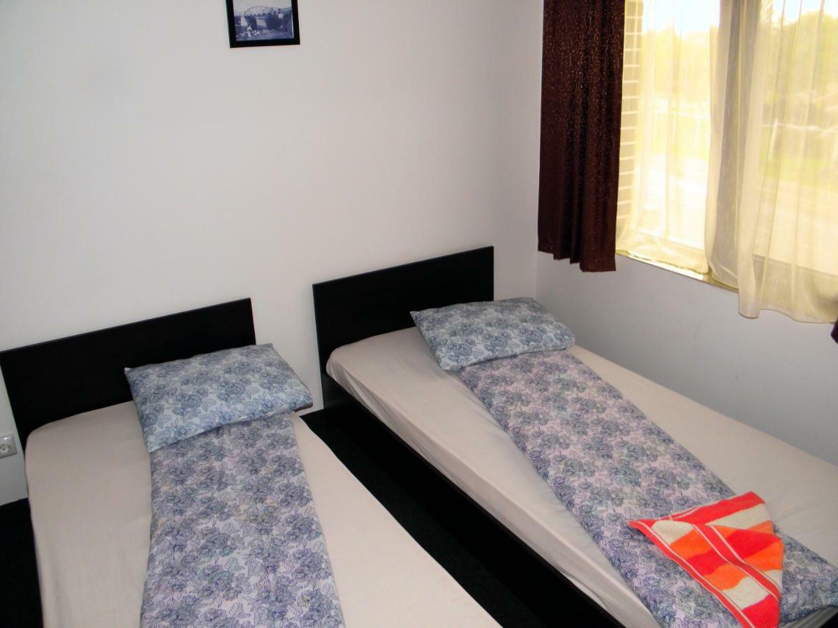 Pensiunea Platinum Târgu Jiu Room photo