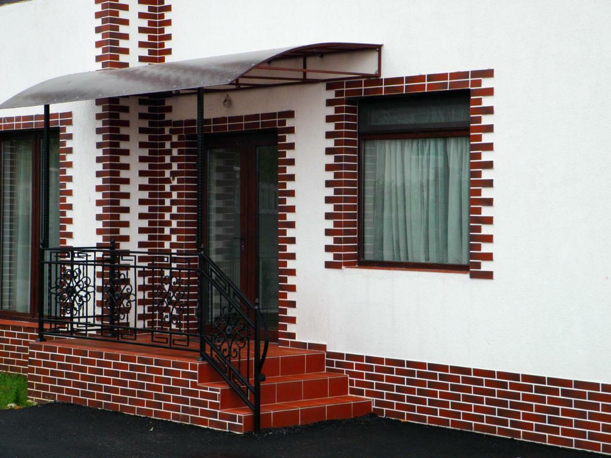 Pensiunea Platinum Târgu Jiu Exterior photo